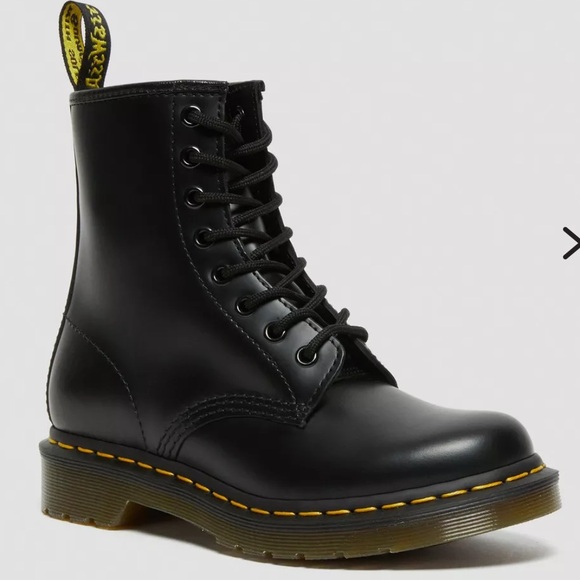 Dr. Martens Shoes - Dr. Martens 1460 Smooth Leather Lace UpBoots in Black Size 6